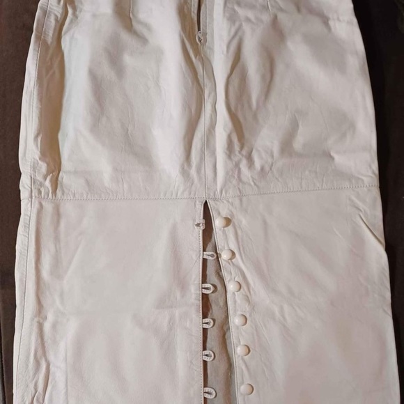 Leather skirt and jacket - Picture 2 of 8